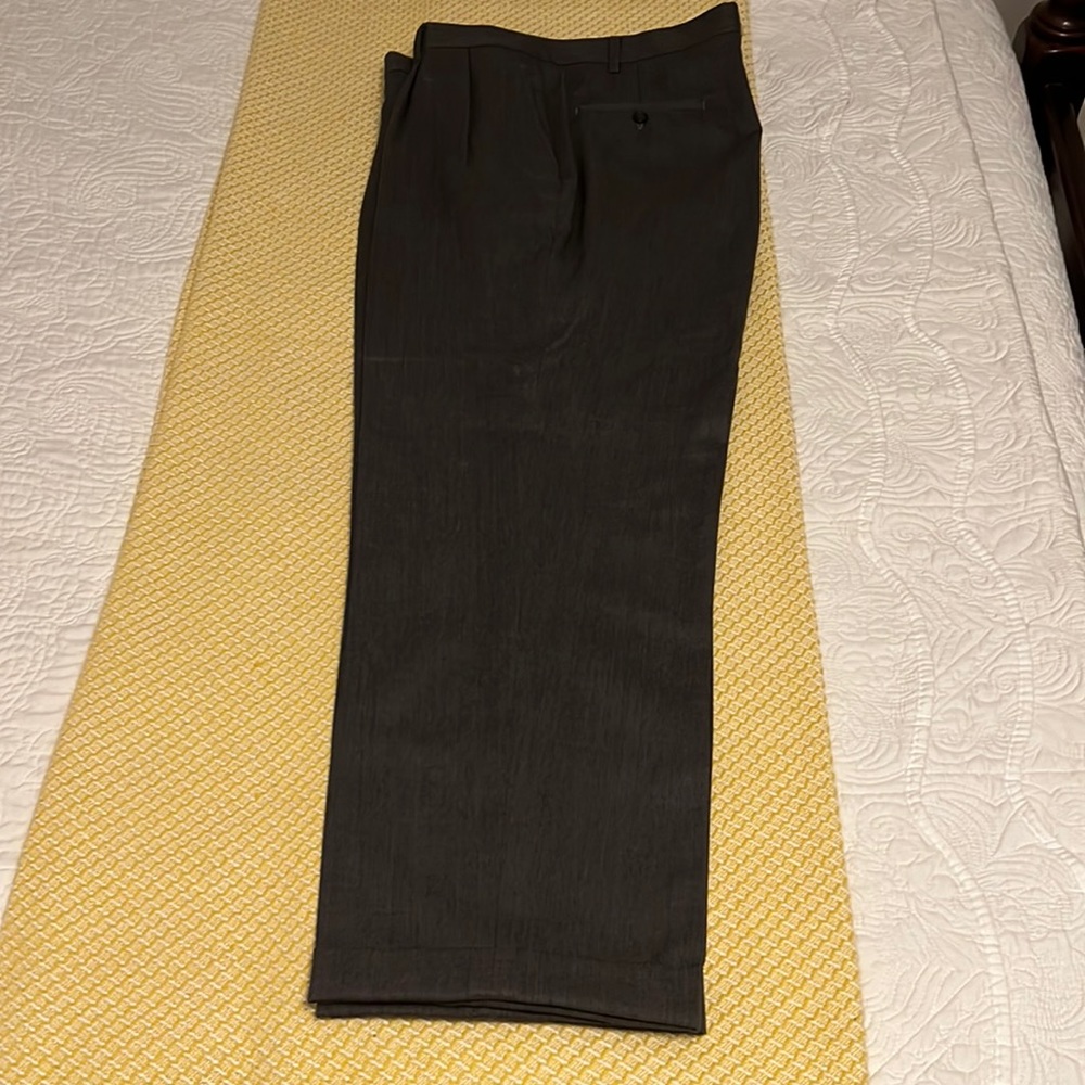 VERY GOOD CONDITION- MENS Joseph & Feiss Dress slacks
